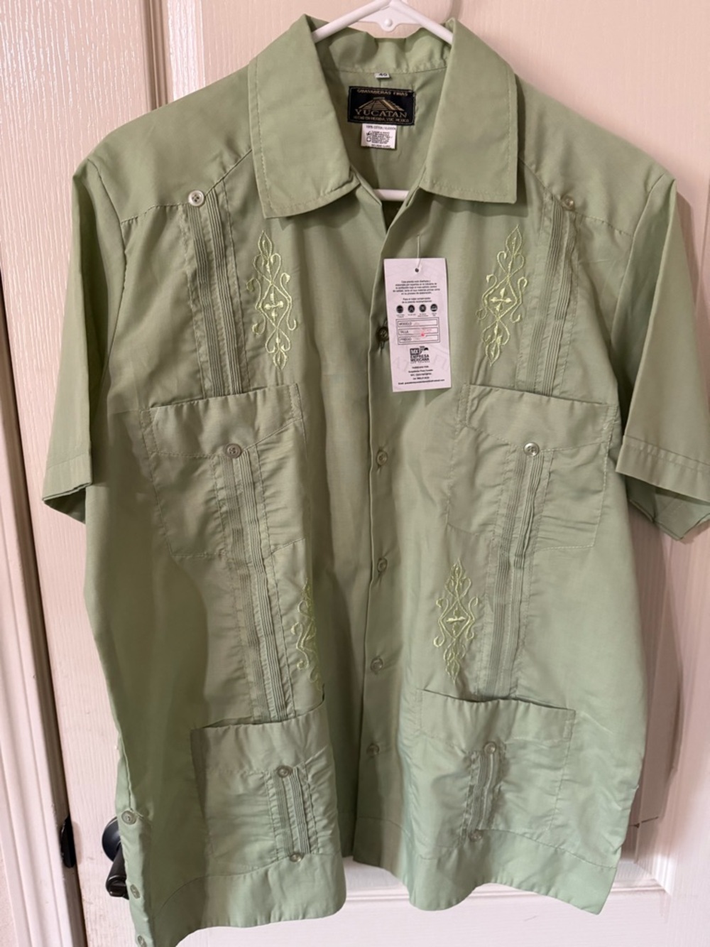 Guayabera Men's Short-Sleeve Shirt Jacket in Light Green